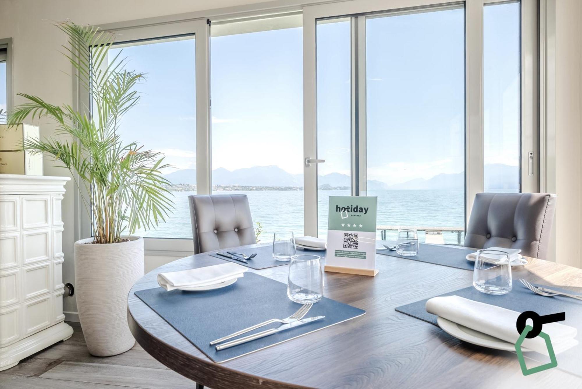 ديسينسانو ديل غاردا Hotiday Apartment Collection - Desenzano المظهر الخارجي الصورة