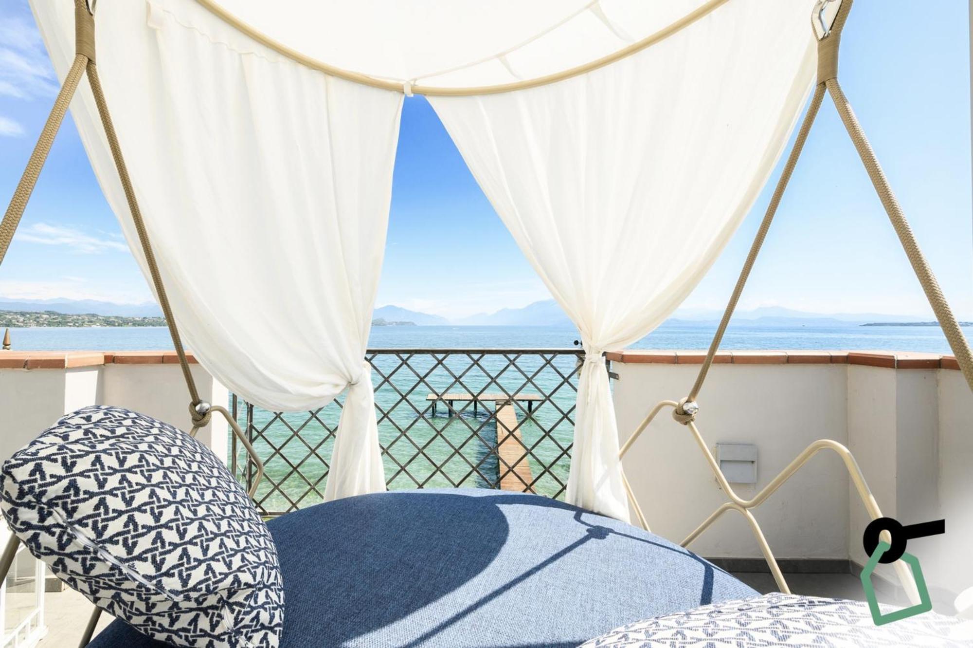 ديسينسانو ديل غاردا Hotiday Apartment Collection - Desenzano المظهر الخارجي الصورة
