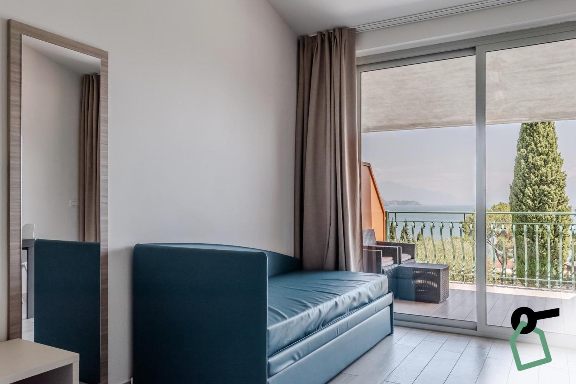 ديسينسانو ديل غاردا Hotiday Apartment Collection - Desenzano المظهر الخارجي الصورة