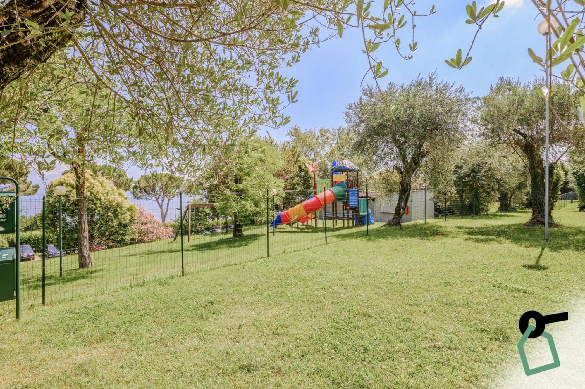 ديسينسانو ديل غاردا Hotiday Apartment Collection - Desenzano المظهر الخارجي الصورة