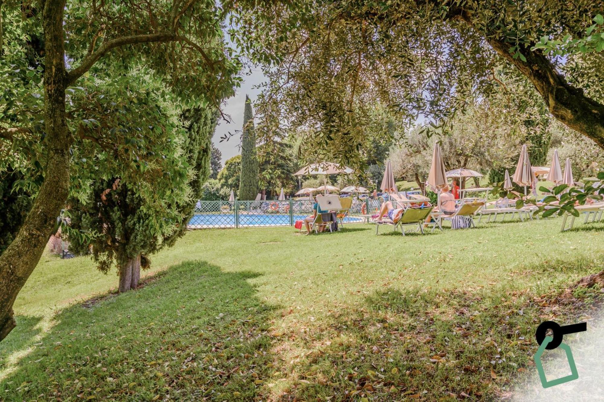 ديسينسانو ديل غاردا Hotiday Apartment Collection - Desenzano المظهر الخارجي الصورة